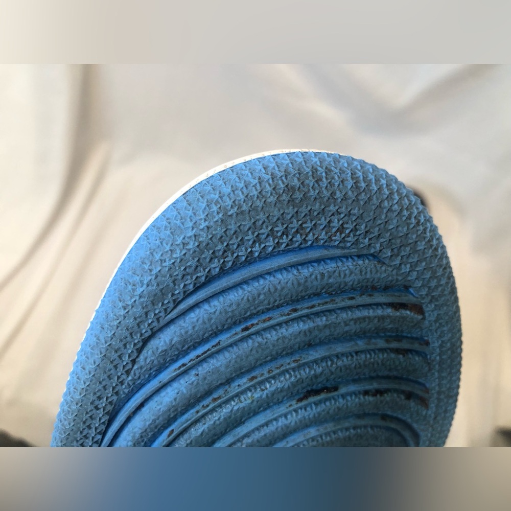 Jordan 1 High University Blue— Size 9 - Picture 3 of 16